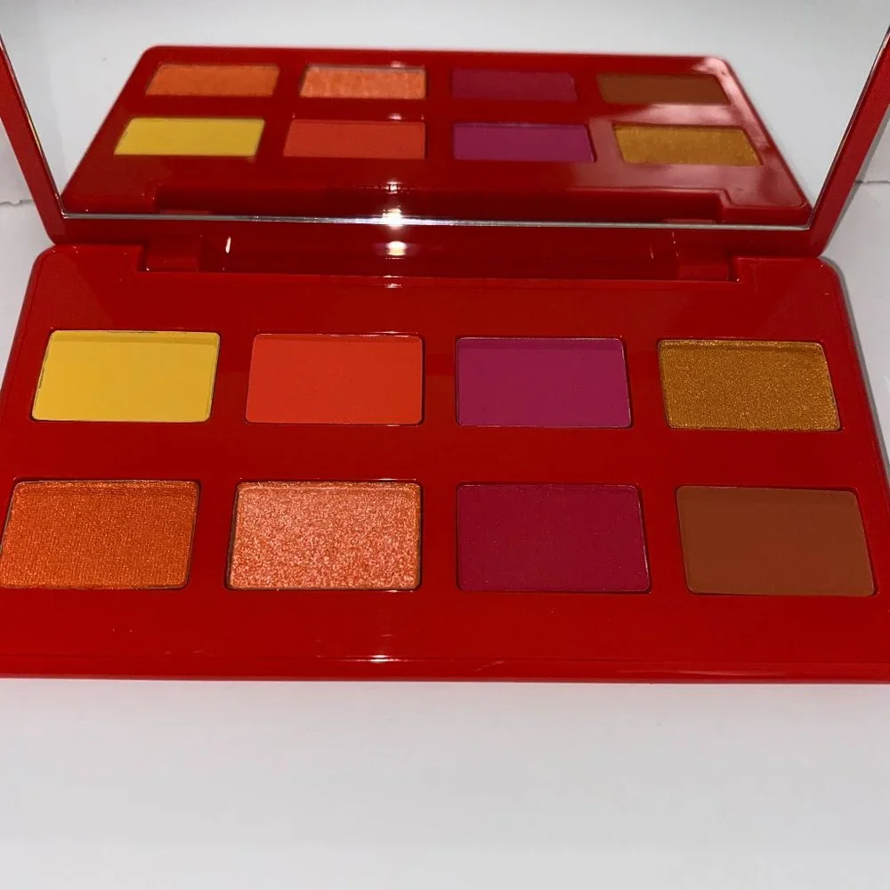 🌸CALIENTE‎ Artist Couture Eyeshadow Palette